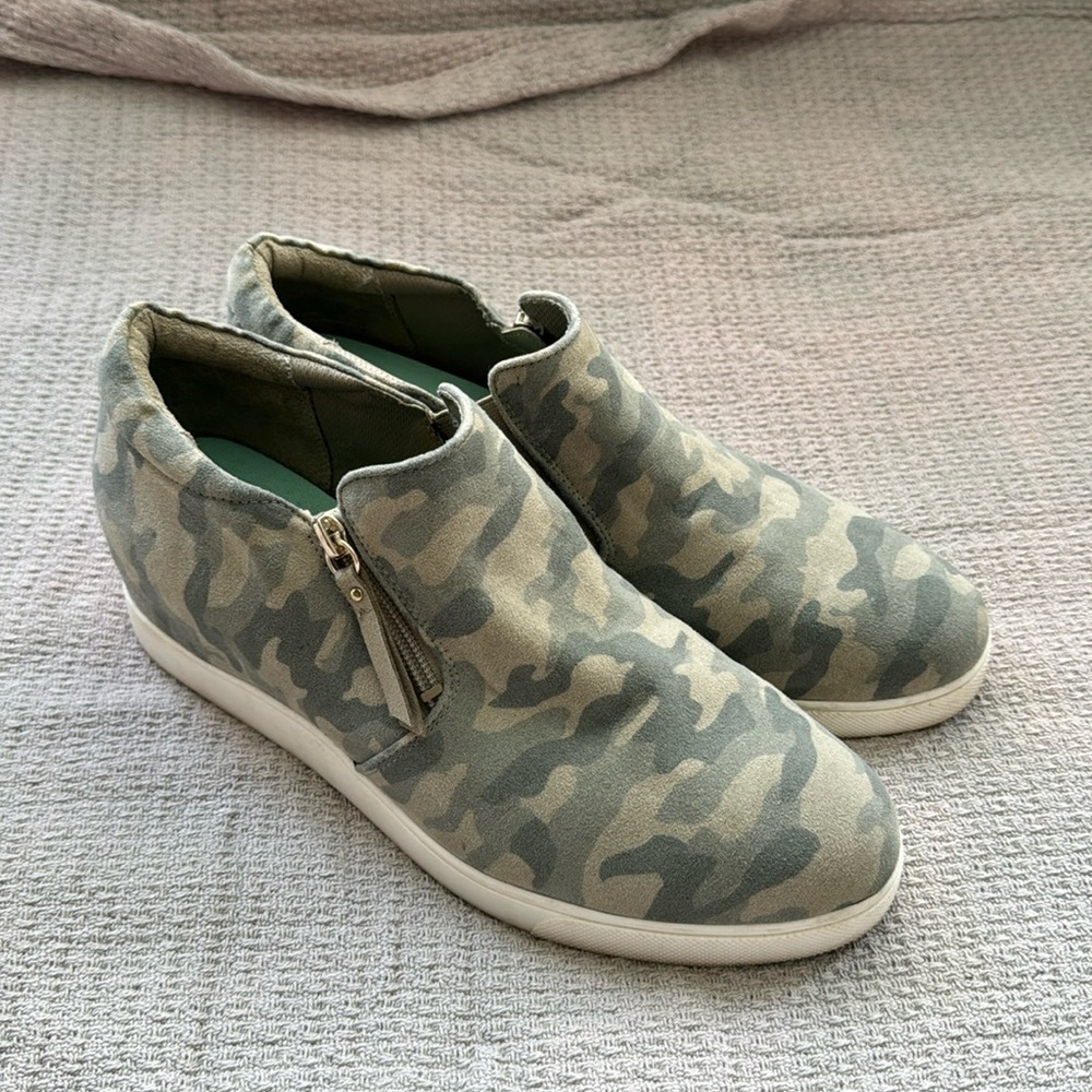 Dr. Scholl’s Slip on Bootie in Camo